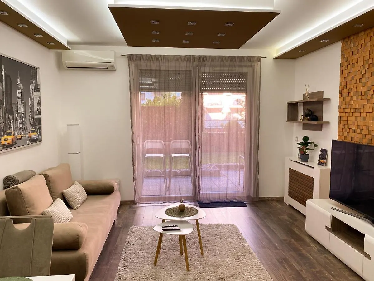 Slate Wood Apartment Budapest 0*,