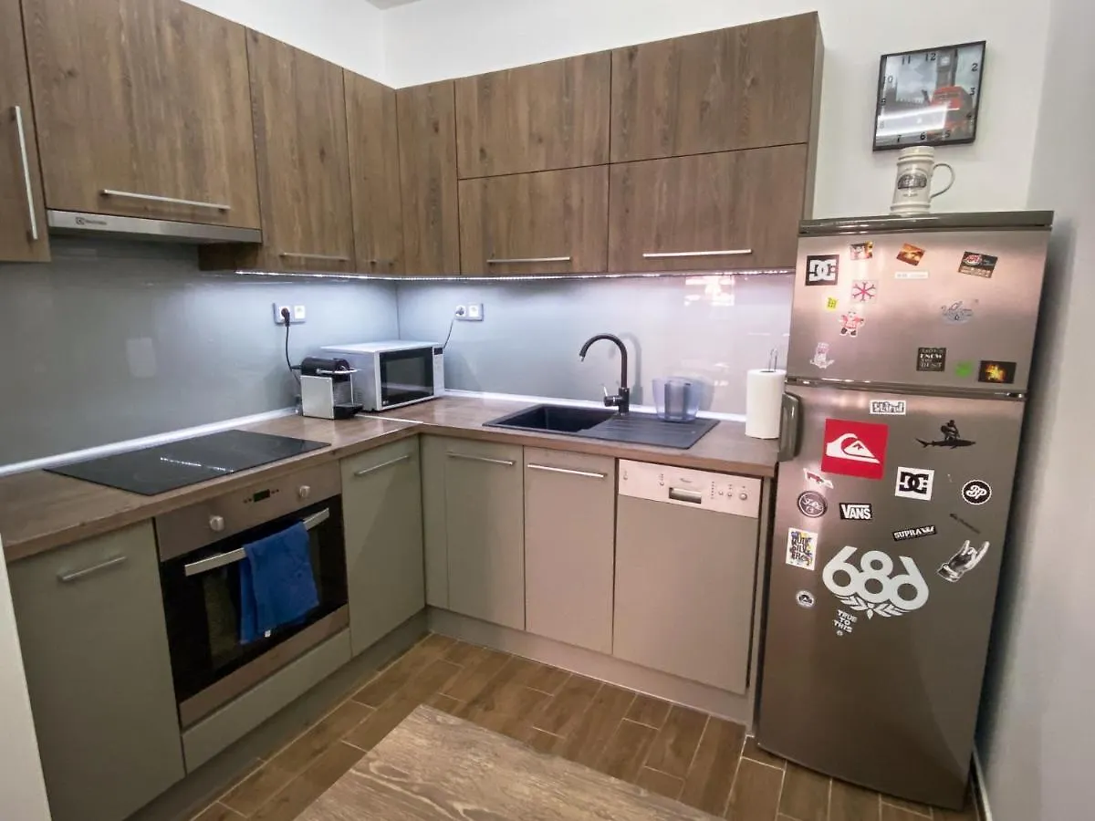 Slate Wood Apartment Budapest 0*,  Hongrie