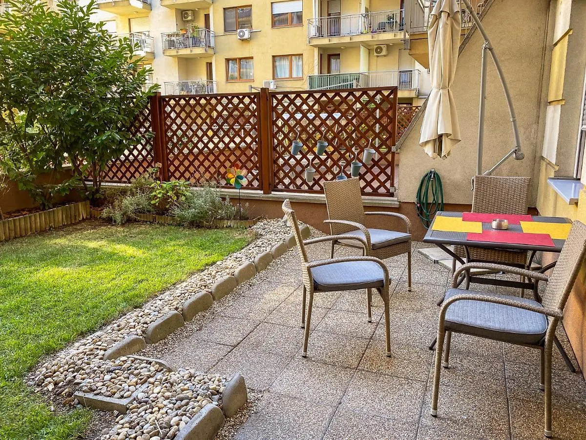 Slate Wood Apartment بودابست 0*,